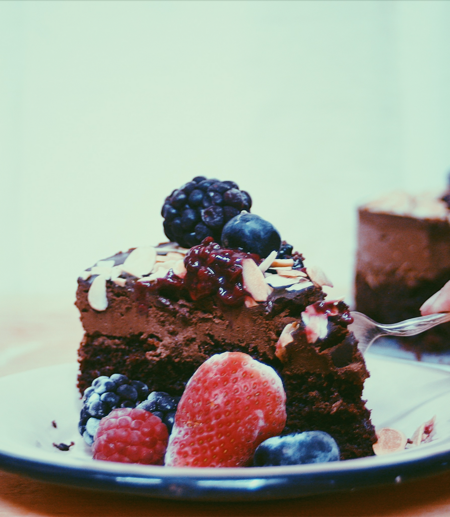 El pastel de triple chocolate vegano más rico de CDMX.